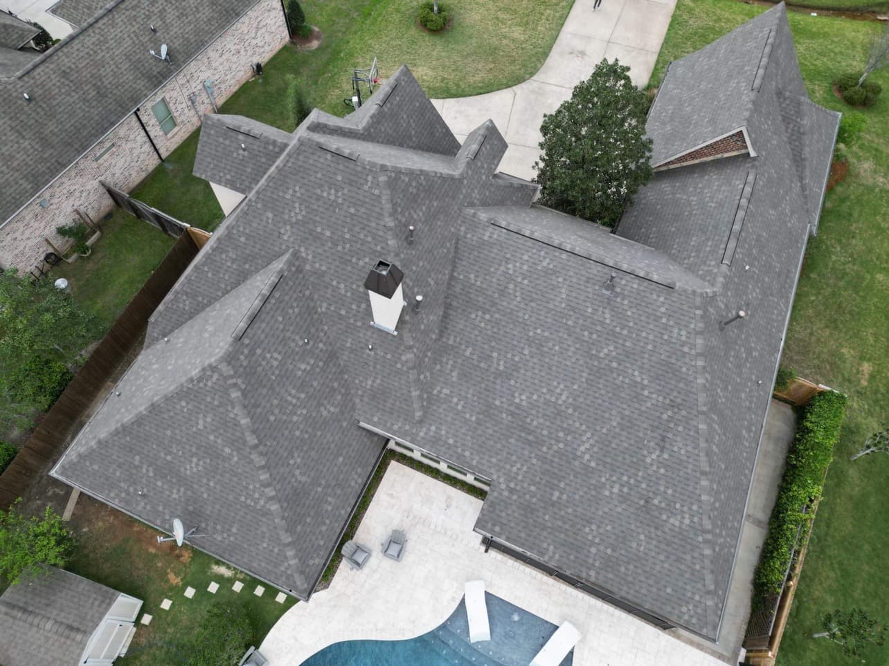 Mandeville Shingle Roof - view 4