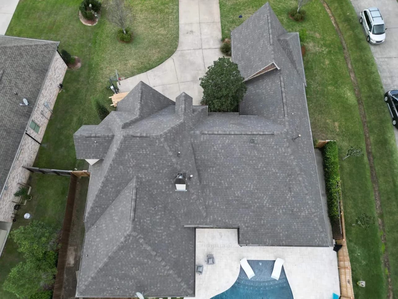 Mandeville Shingle Roof - view 3