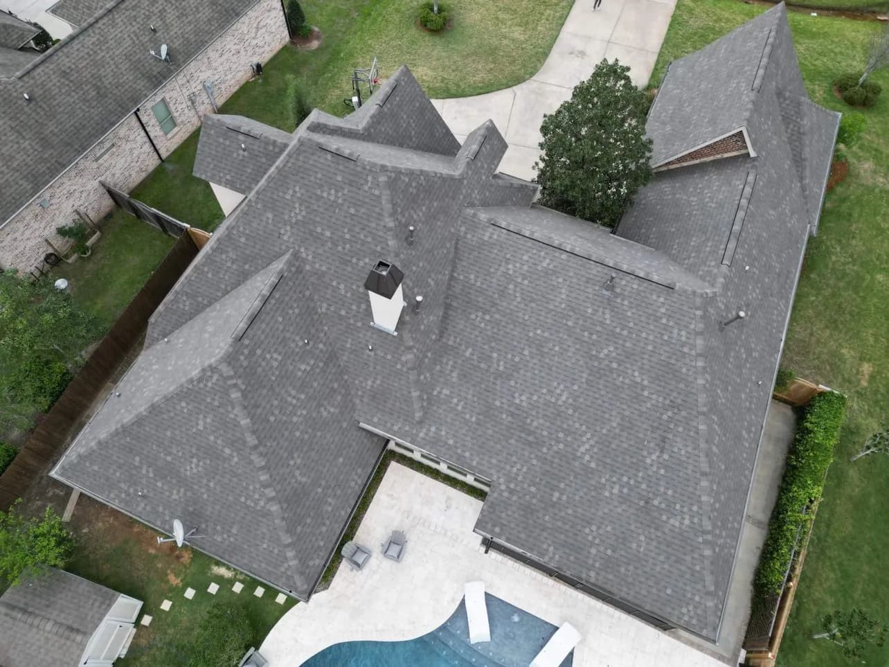 Mandeville Shingle Roof - view 4