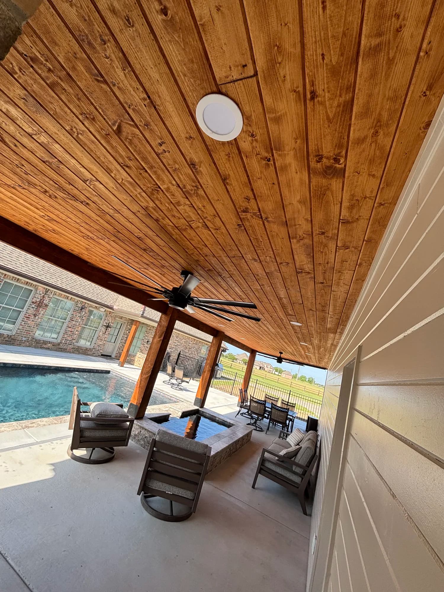 High-end modern outdoor construction
